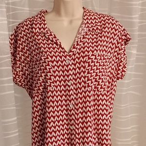 Jack's Girlfriend women's M blouse maroon & white print button up cap sleeves